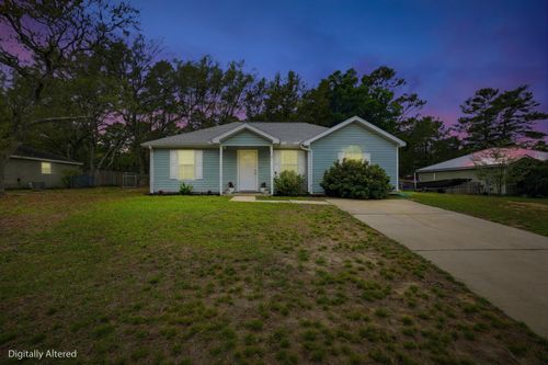 91 Oakridge Way, Defuniak Springs, FL, 32433-8168 | Card Image