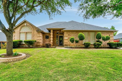 428 Shelby Dr, Burleson, TX, 76028-4070 | Card Image