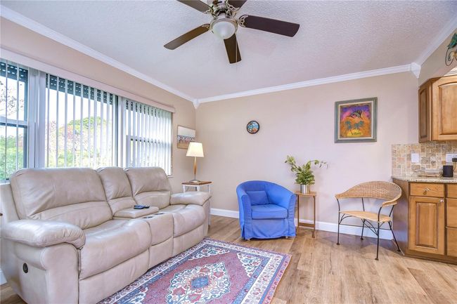 Florida Room | Image 12