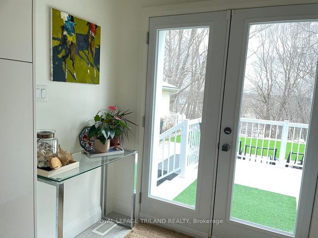 385 Front St, House other with 2 bedrooms, 3 bathrooms and 4 parking in Port Stanley ON | Image 13