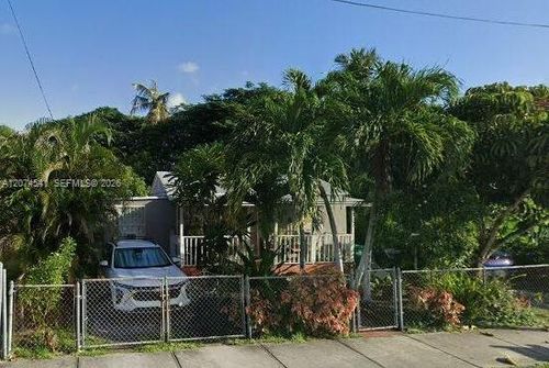 863 Nw 113th St, Miami, FL, 33168-2220 | Card Image