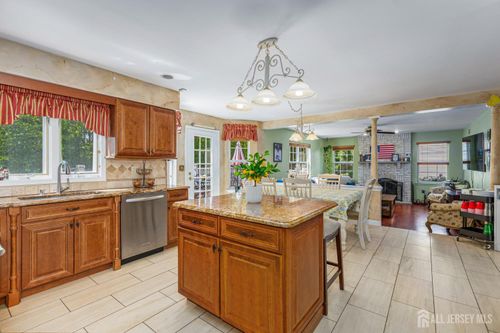 1 Kristen Ct, Matawan, NJ, 07747-9687 | Card Image