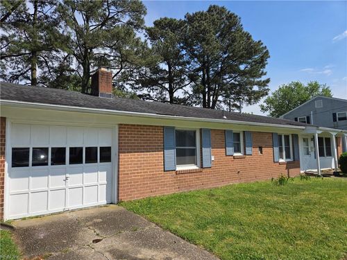 424 Kingswood Pl, Virginia Beach, VA, 23452-4116 | Card Image