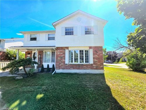 995 Elgin St N, Cambridge, ON, N1R8J2 | Card Image