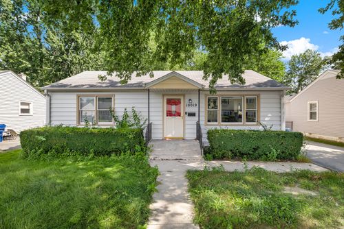 10019 S Tripp Ave, Oak Lawn, IL, 60453-4108 | Card Image