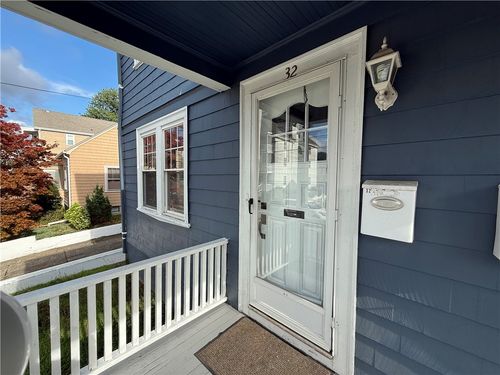 32 Lucas Street, Pawtucket, RI, 02860 | Card Image