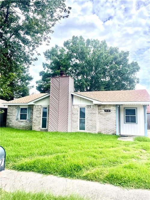 7597 Vincent St, New Orleans, LA, 70128-3305 | Card Image