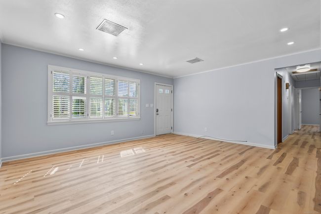 37 Tarinelli Cir, House other with 5 bedrooms, 1 bathrooms and 6 parking in Bridgeport CT | Image 7