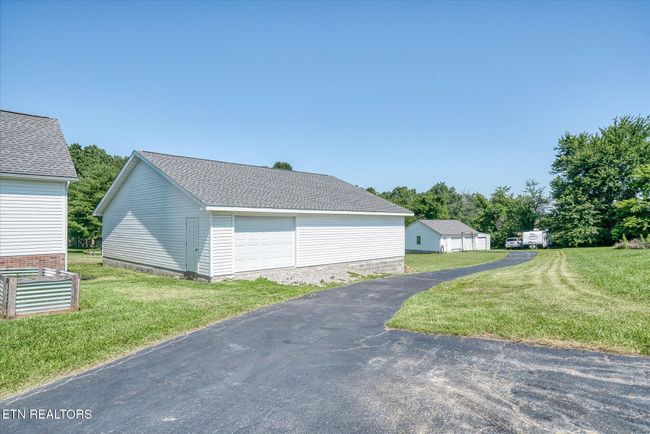 1036 Circle Dr, House other with 3 bedrooms, 2 bathrooms and null parking in Jamestown TN | Image 42