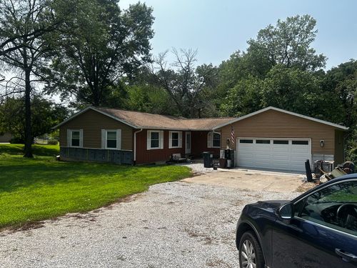5 Valley View Dr, Blue Grass, IA, 52726-9568 | Card Image