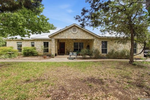 707 Oakridge Ln, Pipe Creek, TX, 78063-5658 | Card Image