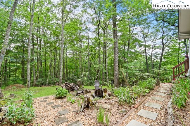 157 Twisted Laurel Ln, House other with 3 bedrooms, 2 bathrooms and null parking in Blowing Rock NC | Image 19