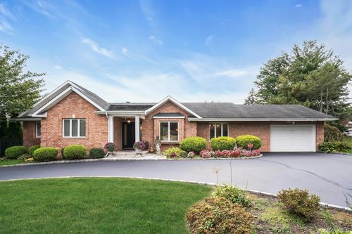 1 Regency Ln, Dix Hills, NY, 11746-4862 | Card Image