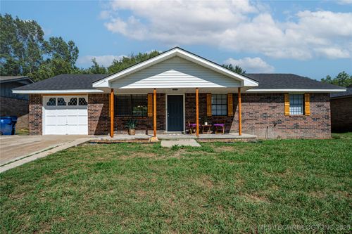 911 N Brady Dr, Hominy, OK, 74035-1596 | Card Image