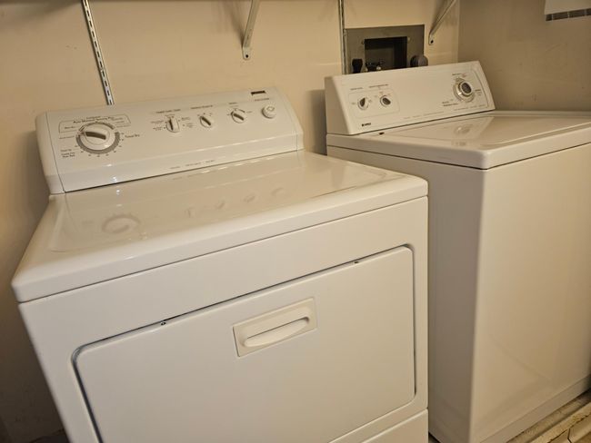 Laundry Closet | Image 12