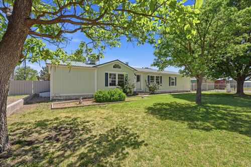 8 Phillips Dr, Los Lunas, NM, 87031-5735 | Card Image