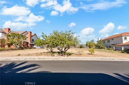 22451 S Summit Ridge Cir, Chatsworth, CA, 91311-2682 | Card Image