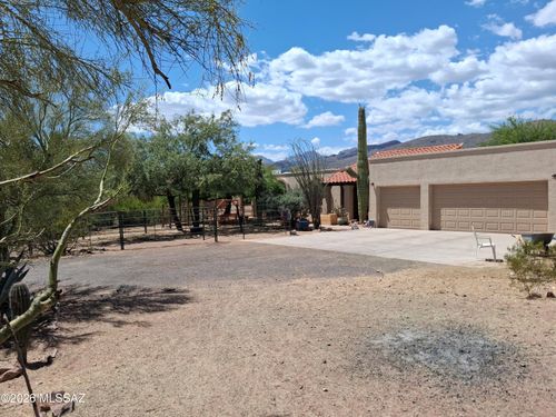 11201 E Via Madre, Tucson, AZ, 85749-8688 | Card Image