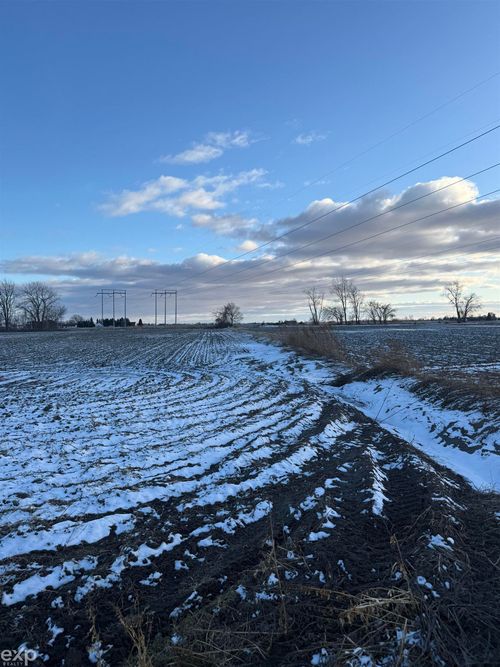 E E Center Rd, Essexville, MI, 48732-9775 | Card Image