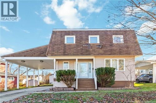 72 Anne St, Moncton, NB, E1C4J6 | Card Image
