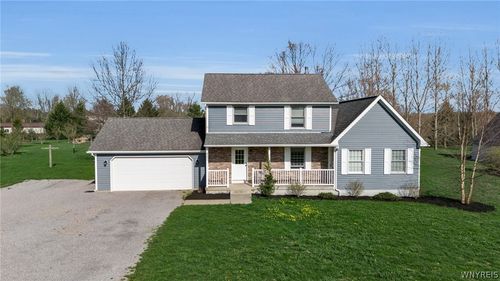 4351 S Newstead Rd, Akron, NY, 14001-9527 | Card Image