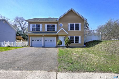 625 Evers St, Bridgeport, CT, 06610-1322 | Card Image