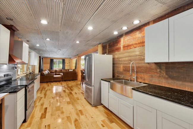 5882 Carey Rd, House other with 5 bedrooms, 3 bathrooms and null parking in Tumtum WA | Image 10