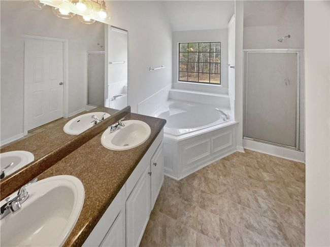 545 Zoie Ln, House other with 4 bedrooms, 3 bathrooms and null parking in Palmetto GA | Image 7