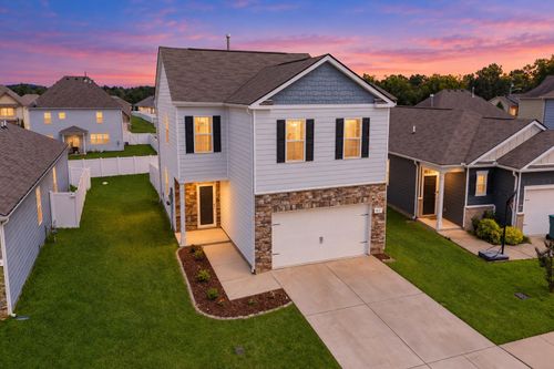 7027 Berkswell Dr, Lebanon, TN, 37087-1666 | Card Image