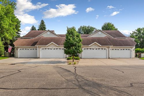 994 Hill Ct, Shoreview, MN, 55126-8467 | Card Image