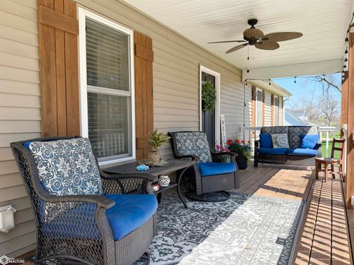 332 S 11th Ave W, Newton, IA, 50208-4602 | Card Image