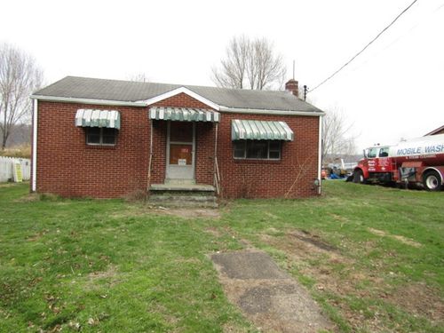 1353 Front St, Crescent, PA, 15046-5413 | Card Image