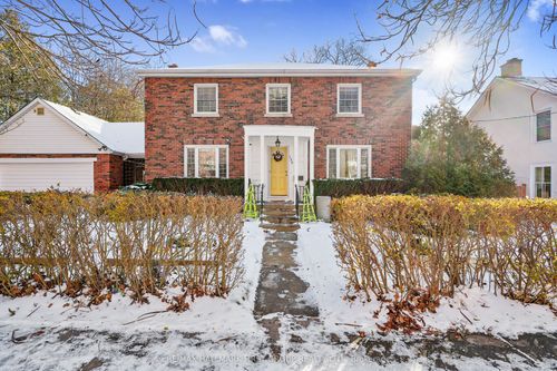 135 Queen St, Cobourg, ON, K9A1N1 | Card Image