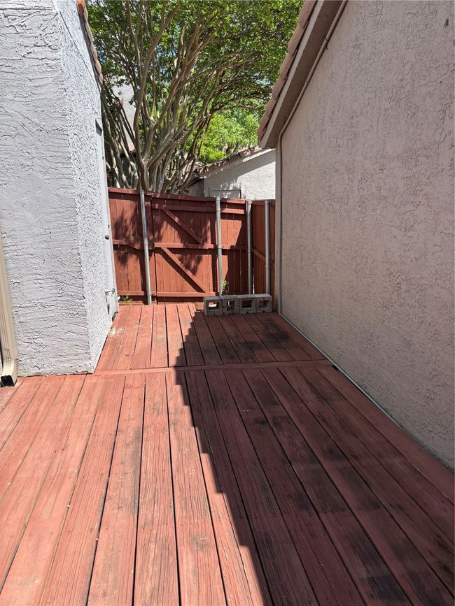 Wooden terrace with fence | Image 15