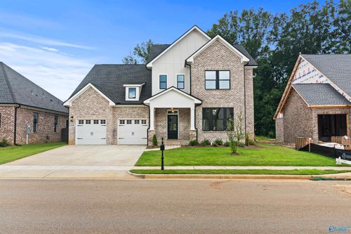 2111 Bloomfell Bnd Sw, Huntsville, AL, 35802-3215 | Card Image