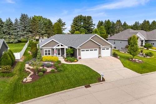 2210 Stoney Brook Dr, Manitowoc, WI, 54220-8606 | Card Image