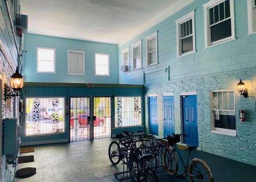 apt-206-308 Grove St N, St Petersburg, FL, 33701-2751 | Card Image