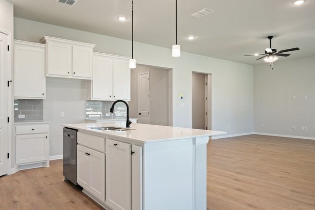 280 Treadwell Ln, House other with 3 bedrooms, 2 bathrooms and 4 parking in Kyle TX | Image 9