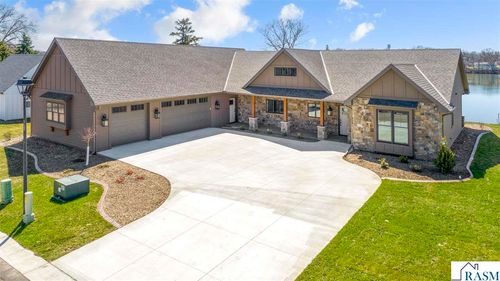 220 Laclaire St, Lake Crystal, MN, 56055-2088 | Card Image