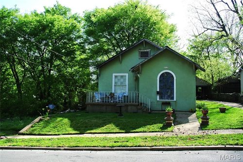 812 Benton St, Poplar Bluff, MO, 63901-4402 | Card Image