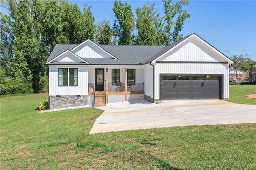 302 W Quincy Rd, Seneca, SC, 29678-3847 | Card Image