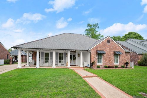 213 W Woodgate Ct, Baton Rouge, LA, 70808-5414 | Card Image