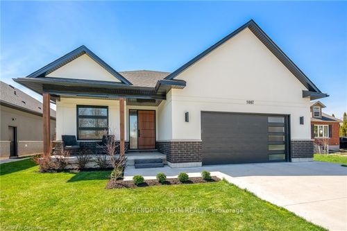 1007 Clare Ave, Welland, ON, L3C3C2 | Card Image