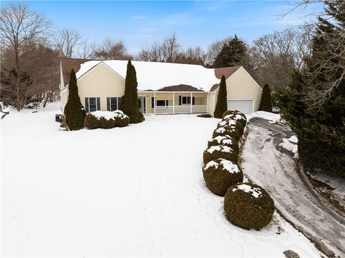 18 Peggy Ln, Portsmouth, RI, 02871-4045 | Card Image