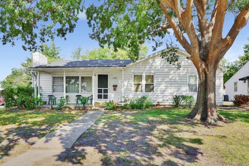 5204 Plaza Ln, Wichita, KS, 67208-4147 | Card Image