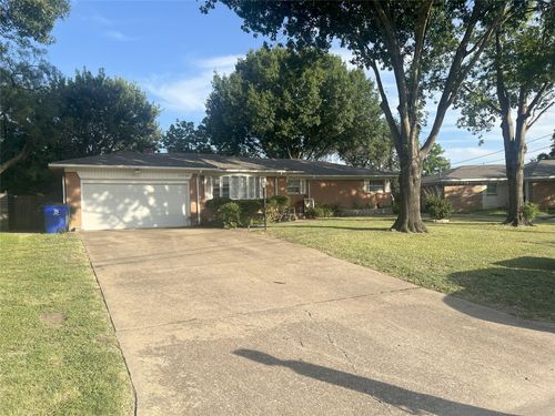 1948 Riverway Dr, Dallas, TX, 75217-2528 | Card Image