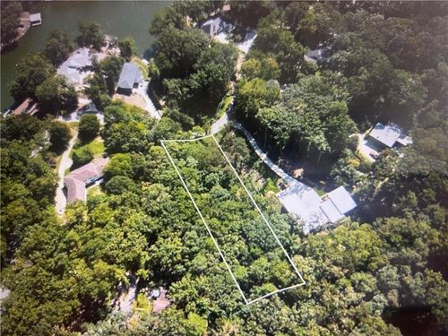 125 Lakeshore Dr, Berkeley Lake, GA, 30096-3027 | Card Image