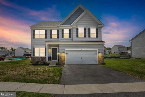 60 Thoroughbred Dr, YORK HAVEN, PA, 17370-8933 | Card Image