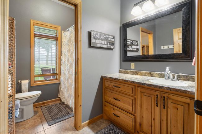 Main Level Bathroom 010.jpg | Image 14