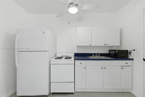 apt-10-126 Sw 18th Ave, Miami, FL, 33135-2066 | Card Image